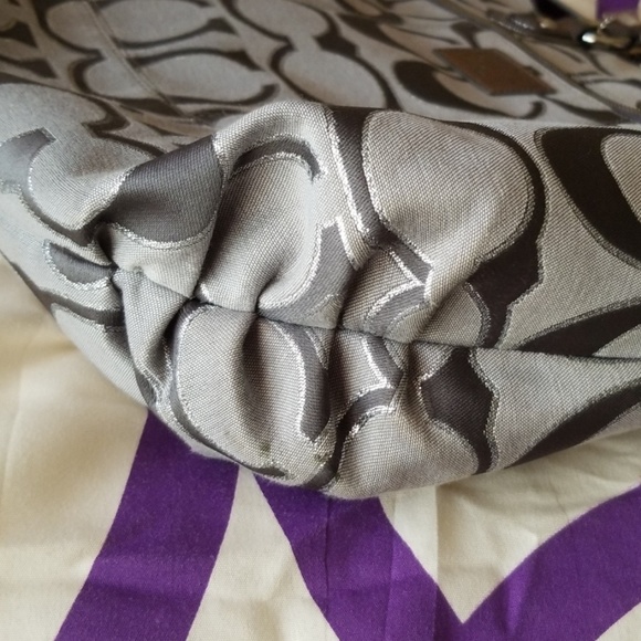 Coach Poppy Handbag - Picture 3 of 8